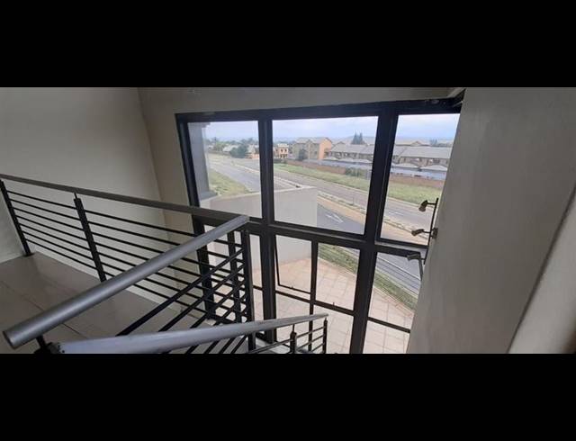 1 BEDROOM PROPERTY TO RENT IN ROOIHUISKRAAL NORTH